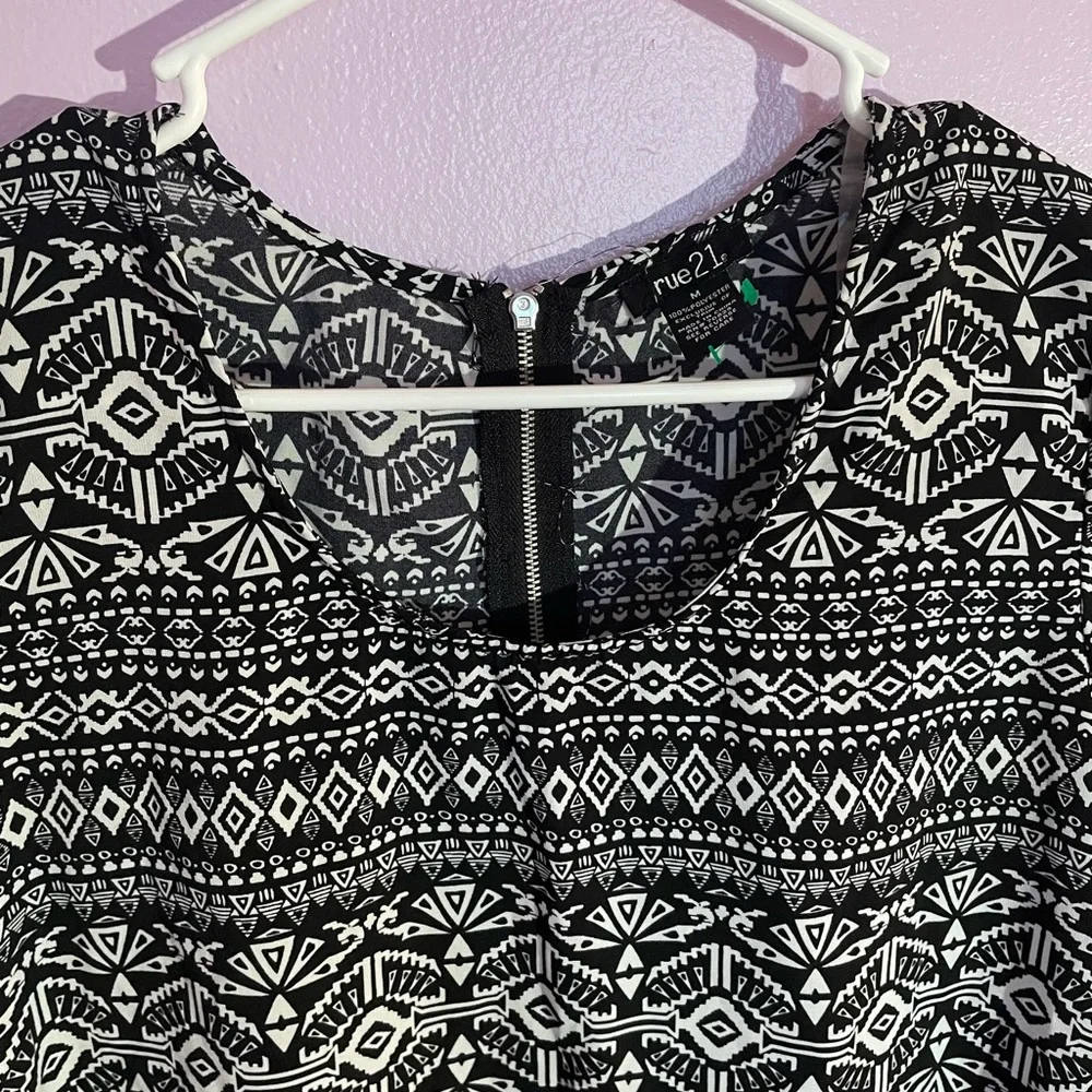 Black and white dress - Picture 2 of 3
